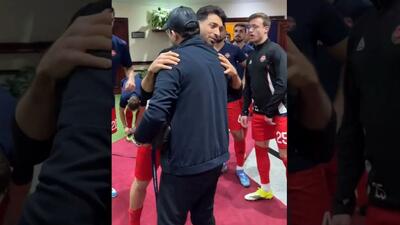  خوش‌آمدگویی شجاع و بقیه بازیکنان تراکتور به محمد ربیعی