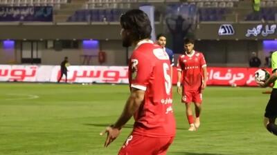  انتقاد ابرقویی مدافع پرسپولیس از معامله گری مدافع چپ این تیم پس از سوت پایان بازی مقابل گل گهر