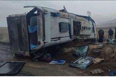  جزئیات واژگونی مرگبار اتوبوس در محور زاهدان - بم