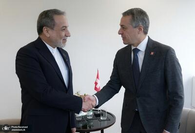  عراقچی و وزیر خارجه سوئیس در ژنو گفت و گو کردند