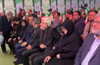  فیلم/ حضور عارف و مهاجرانی در چهلمین روز درگذشت شهدای اغتشاشات اخیر