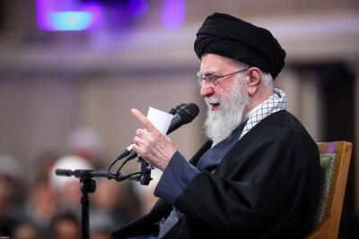  رهبر معظم انقلاب: خطرناک‌تر از ناو، آن سلاحی است که می‌تواند آن را به قعر دریا بفرستد/ما داغدار و عزادار خون‌های ریخته شده در فتنه دی‌ماه هستیم