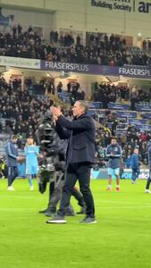  ویدئو: خوشحالی سوپرفرانکی در پایان بازی کاونتری - پارس فوتبال