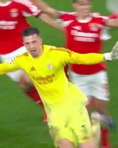  ویدئو: بازخوانی حماسه دروازه‌بان بنفیکا مقابل رئال - پارس فوتبال