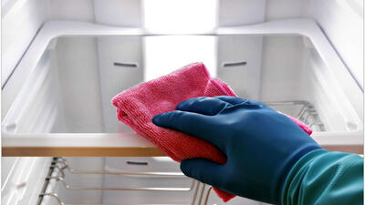  نحوه تمیز کردن یخچال فریزر؛ ساده ترین روش های پاکسازی داخل یخچال