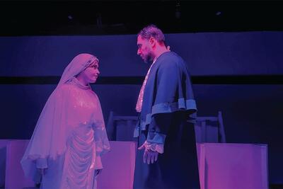  نمایشی خلاقانه برای تحول فکری نسل جدید بر صحنه تئاتر مشهد | درباره «پرونده ۲۰۲۶» که بر ذهن جوانان می‌تابد