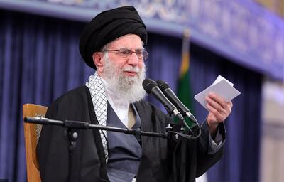 جمهوری اسلامی یعنی یک ملت زنده، جمهوری اسلامی یک حکومت جدا از مردم نیست، جمهوری اسلامی عبارت است از ملّت ایران