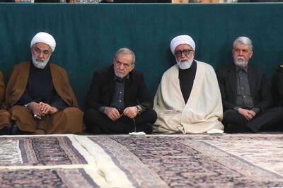  عکس: پزشکیان در مراسم چهلم جانباختگان حوادث دی در مشهد