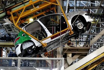  افول تولید و فروش خودرو در دی‌ماه / تولید خودرو 19.6 درصد کاهش یافت!