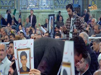  شعار مردم در حرم مطهر رضوی؛ این‌ آخرین نبرده، مهدی(عج) برمی‌گرده