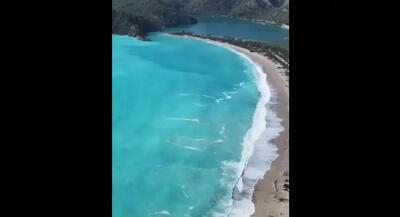  بارش شدید باران رنگ دریای اولودنیز ترکیه را تغییر داد