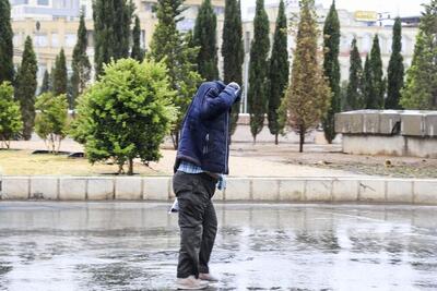  رگبار باران در برخی مناطق تهران / پیش‌بینی وزش باد و گرد و خاک