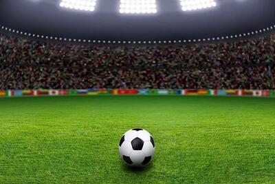  برخورد هولناک اسکوتر با سر داور فوتبال وسط بازی/ داور بیهوش شد+ فیلم