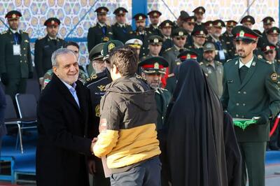  تصاویری خاص از پزشکیان در میان افسران پلیس