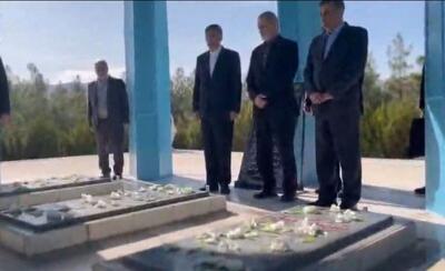  ادای احترام رئیس جمهور به مقام شهدای لرستان