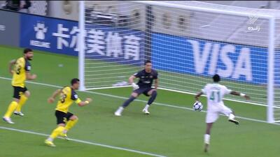  واکنش زیبای حسینی در نیمه اول مقابل الاهلی