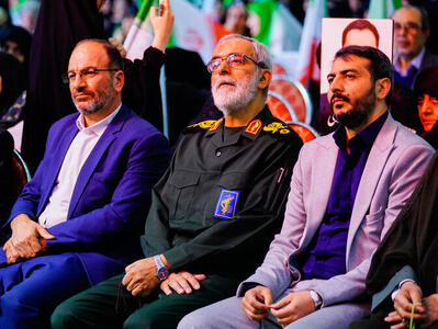  گریه های سردار نجات در مراسم چهلم جان‌باختگان حوادث دی‌ماه | تصاویر