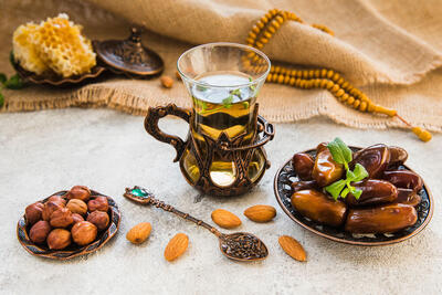  افطاری چی بخوریم بهتر است؟ ؛ بهترین نوشیدنی و خوراکی‌ها برای شروع افطار