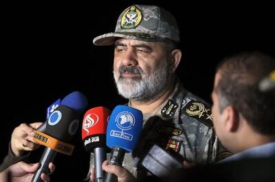  دریادار ایرانی: حضور ناوگان فرامنطقه‌ای در غرب‌آسیا غیرموجه است/ مردم ایران با قدرت بیشتری با آن‌ها مقابله خواهند کرد