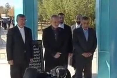  فیلم/ ادای احترام پزشکیان به شهدا در بدو ورود به لرستان