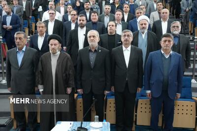  نشست رئیس جمهور با فعالان اقتصادی لرستان