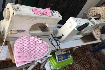 بانوی املشی با خیاطی خانگی ده‌ها زن روستایی را صاحب شغل کرد