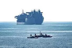  ترافیک سنگین کشتی‌ها در تنگه هرمز خبرساز شد/ فیلم