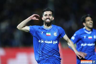  عصبانیت هواداران استقلال از نیمکت نشینی کوشکی در دیدار استقلال برابر الحسین