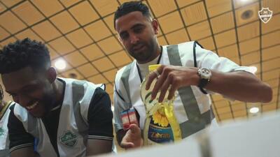  ویدیو| اقدام متفاوت و انسان دوستانه بازیکنان الاهلی برای رمضان - پارس فوتبال