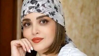  عکس چیدمان مطب بهنوش طباطبایی و  گل افشانی مراسم افتتاحیه مطب پزشکی بهنوش طباطبایی با حضور دوستان و فامیل