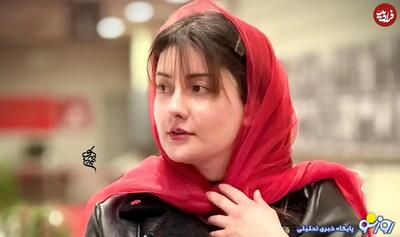  تصویری از بازیگر سریال سوجان در یک تئاتر در کنار «صحرا اسداللهی»