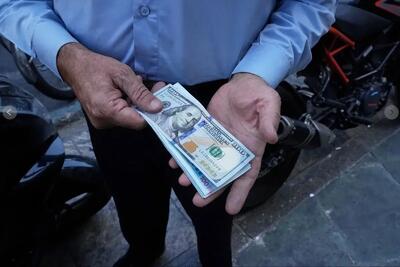  عقب‌نشینی دلار پس از شوک سیاسی؛ ثبات موقت یا آرامش قبل از طوفان؟