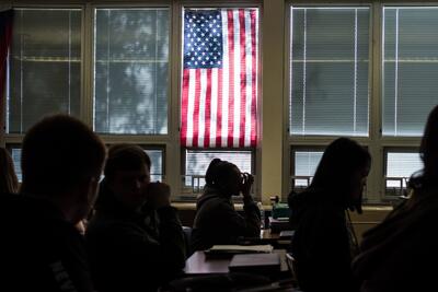  ملاحظات تربیتی مقام آمریکایی برای خانواده/سفیر سوئیس گفت آمریکا رهایتان نمی‌کند چون هیبتش را شکسته‌اید