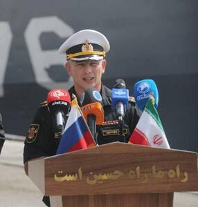  عکس جالب از سخنرانی فرمانده ناوگان روسیه در ایران
