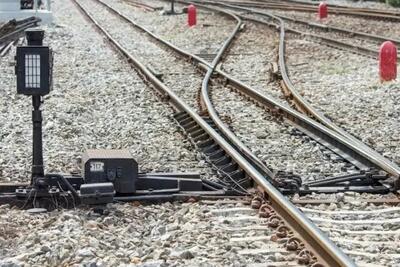  راه‌آهن رشت- آستارا به نفع همه کشورهای منطقه است / مسیر ریلی فوق العاده احداث می‌کنیم