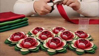  آموزش رز سه بعدی با روبان ساتن؛ چطور با یک بطری پلاستیکی گلبرگهای منظم بسازیم؟