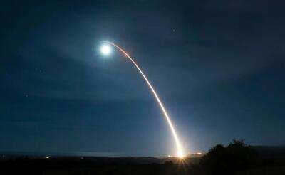  رسانه نزدیک به شمخانی رزمایش موشکی در جنوب را تایید کرد/ این نمایش توان، مسیر تنش را باز می‌کند؟