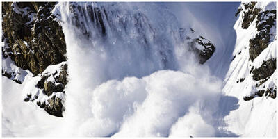  لحظه وحشتناک سقوط بهمن در پیست اسکی/ 3 گردشگر جان باختند + فیلم