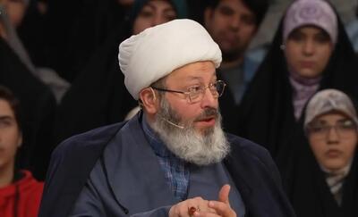  آوازخوانی روحانی معروف در شبکه سه / از خون جوانان وطن لاله دمیده! + فیلم