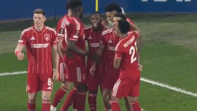  گل سوم ناتینگهام فارست به فنرباغچه (گیبس وایت)