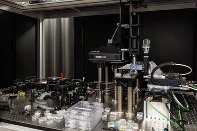  صفحات شیشه‌ای که داده‌ها را تا ۱۰ هزار سال حفظ می‌کنند