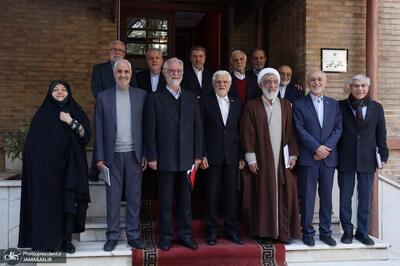  عارف: آمادگی نظامی و اقتصادی دولت نسبت به جنگ ۱۲ روزه افزایش زیادی داشته است/ مقامات ارشد دولتی و معاونان رئیس‌جمهور با حضور در منازل خانواده‌های جان‌باختگان و آسیب‌دیدگان حوادث اخیر، ضمن ابراز همدردی، از آنان دلجویی کردند