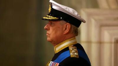  برادر پادشاه انگلیس بازداشت شد