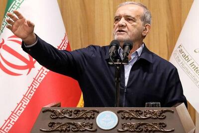  آغاز سخنرانی پزشکیان در نشست با فعالان سیاسی و اجتماعی لرستان