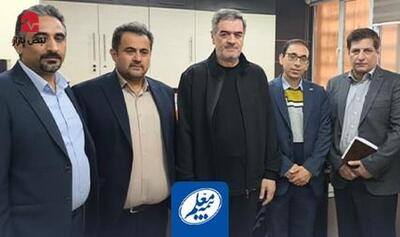  بازدید رئیس کل بیمه مرکزی از مجتمع شیراز بیمه معلم