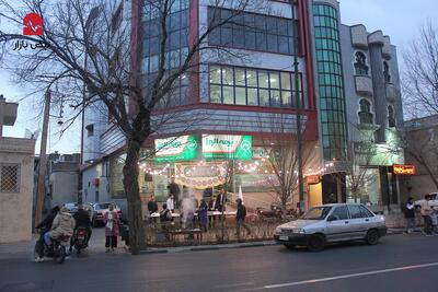  برپایی ایستگاه صلواتی شعبه قم بیمه البرز به مناسبت میلاد حضرت ولی عصر (عج)