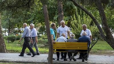  بازنشستگان تامین اجتماعی در انتظار واریز عیدی 10 میلیونی / پول عیدی از جیب چه کسی می آید؟