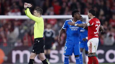  تمسخر بازیکن بنفیکا توسط آنری؛مگر او سرماخوردگی داشت؟