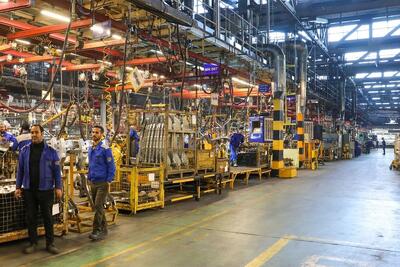  زمستان چگونه ترمز تولید را کشید؟ | بررسی آمار کاهش تولید و فروش صنایع در دی ماه ۱۴۰۴