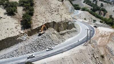  ایران کوتاه‌ترین مسیر ترانزیت کالا از چین و هند به اروپا است / بهره‌برداری از ۱۳۵۰ کیلومتر بزرگراه در سال ۱۴۰۴